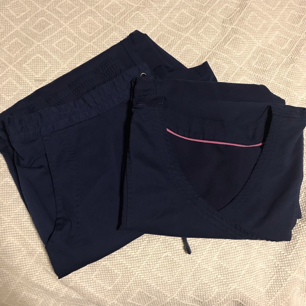 Healing Hands Scrub Set In Navy